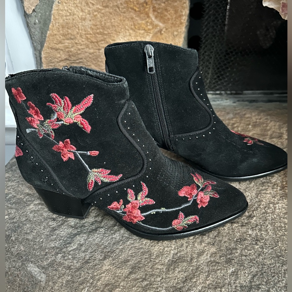 ASH ‘Heidi’ Black Suede Leather Embroidered Bohemian Ankle Booties Size 35/5.